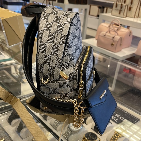 MICHAEL KORS
Maisie Extra-Small Logo 2-in-1 Backpack
Black 
NWT - Picture 3 of 16